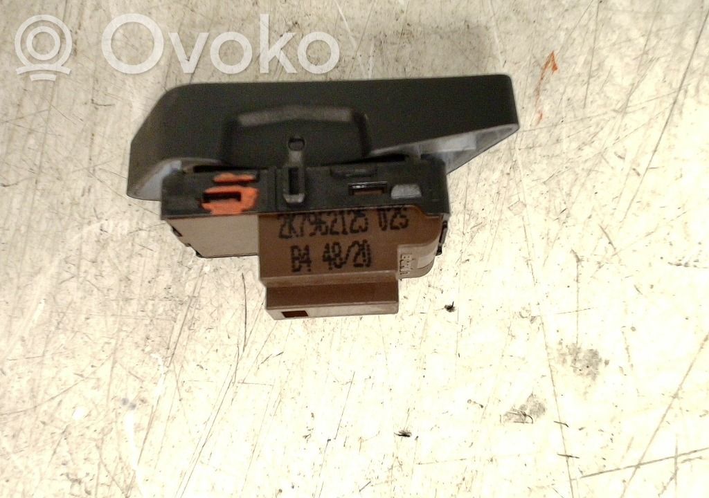 Volkswagen Caddy Przycisk centralnego zamka 