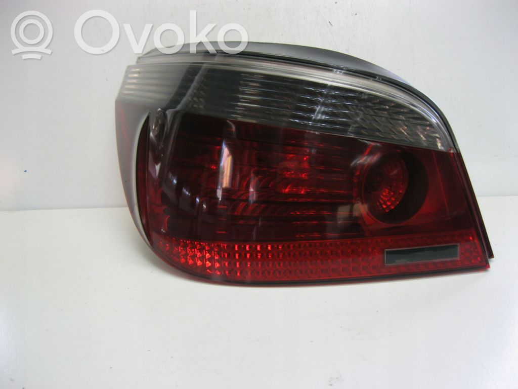 Rear/tail lights   7165737