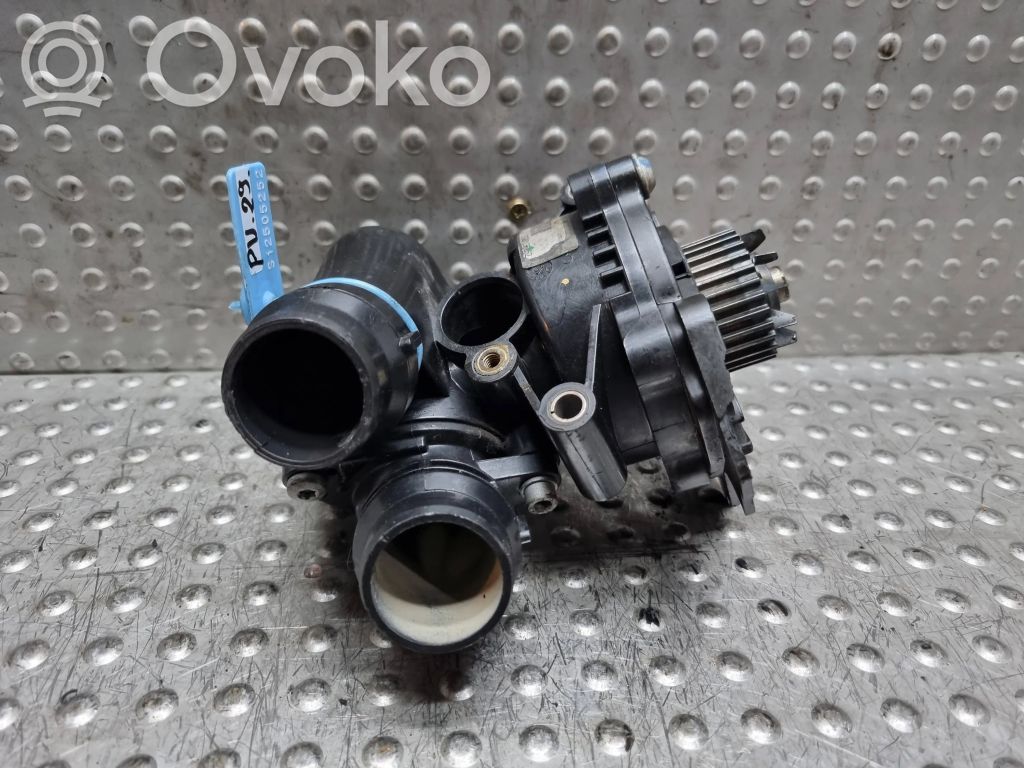 Audi A4 S4 B8 8K Vesipumppu 