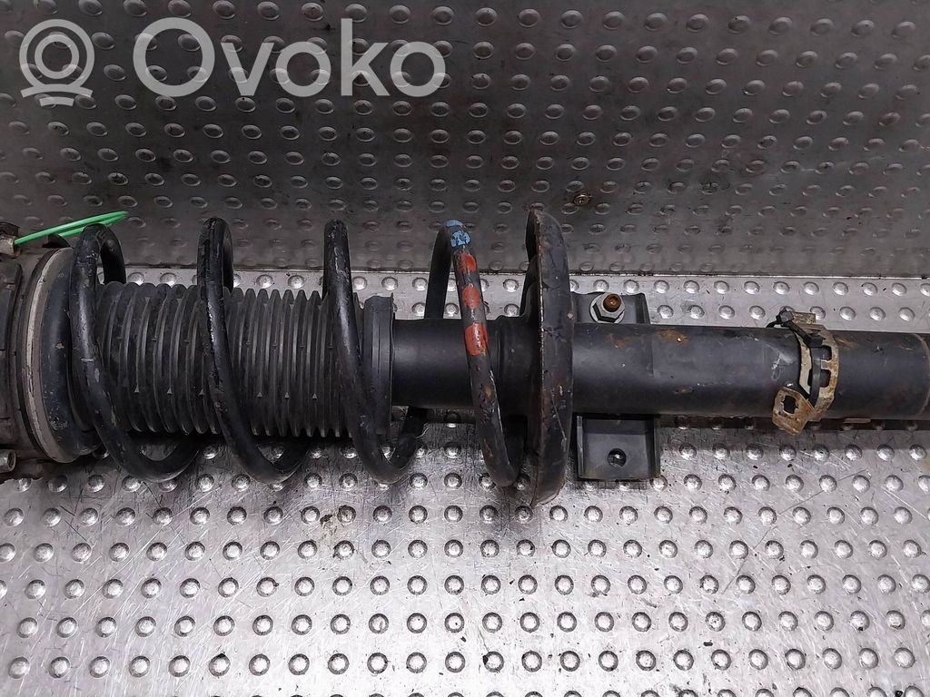 Volkswagen Polo IV 9N3 Amortyzator przedni 