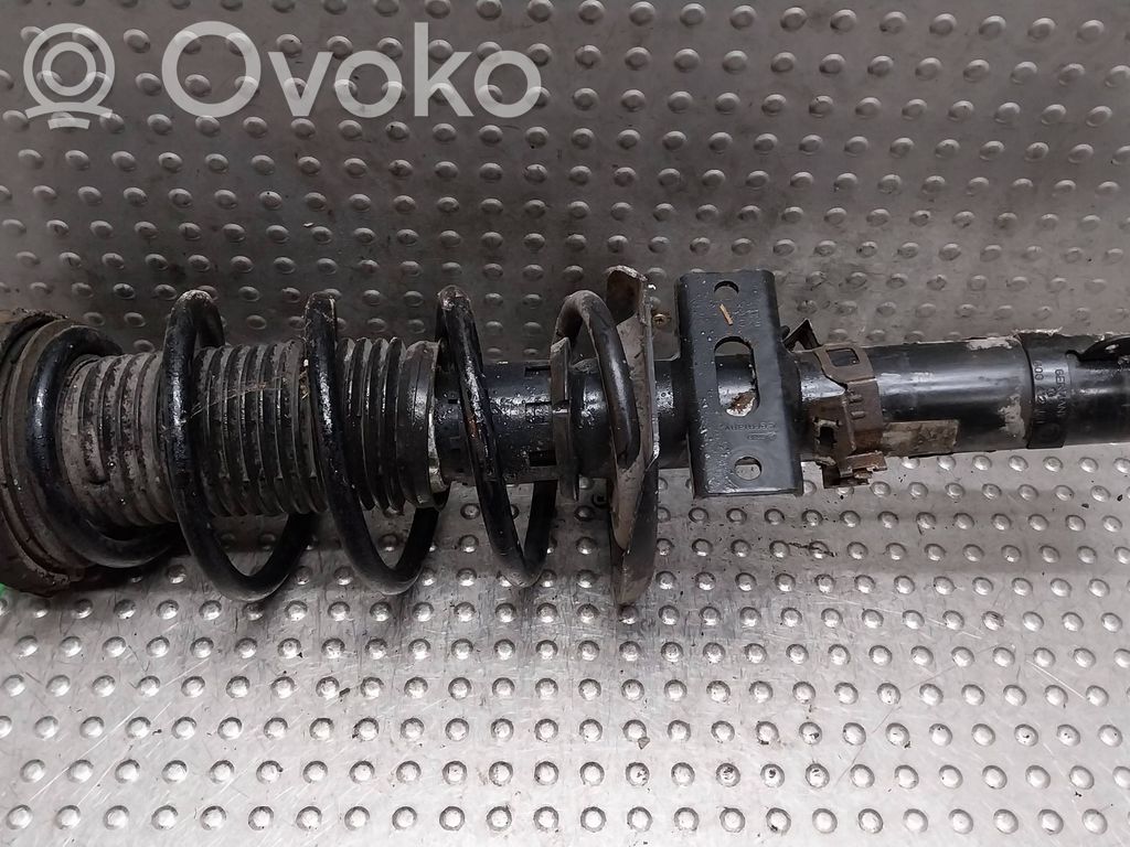 Volkswagen Polo IV 9N3 Amortyzator przedni 