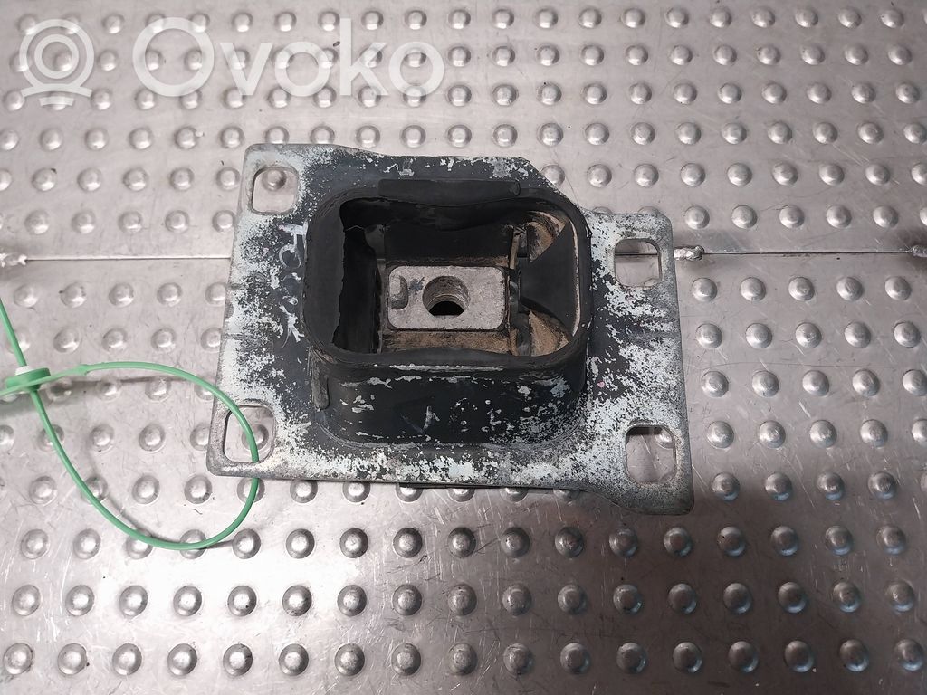 Ford Focus Gearbox mounting bracket 