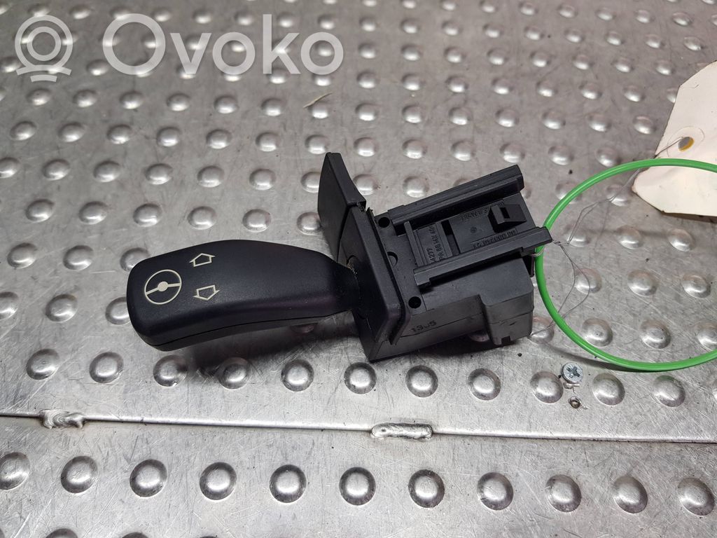 BMW 7 E38 Interruttore di regolazione del volante 