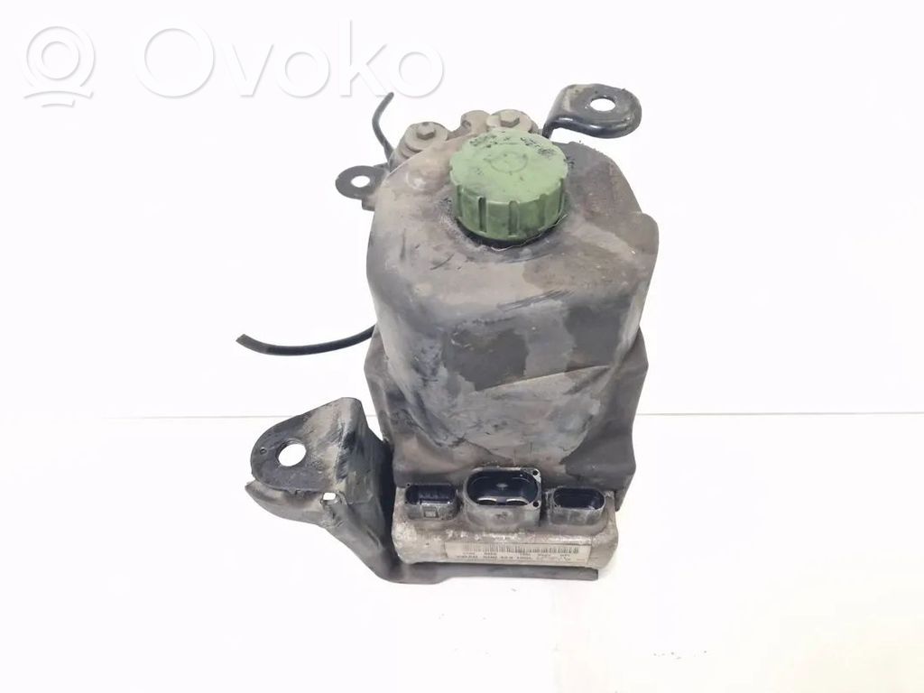 Volkswagen Polo IV 9N3 Power steering pump 