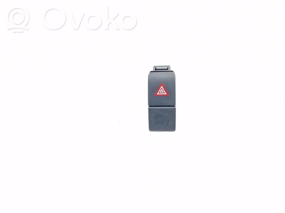 Hätävilkkujen kytkin   3743052K00