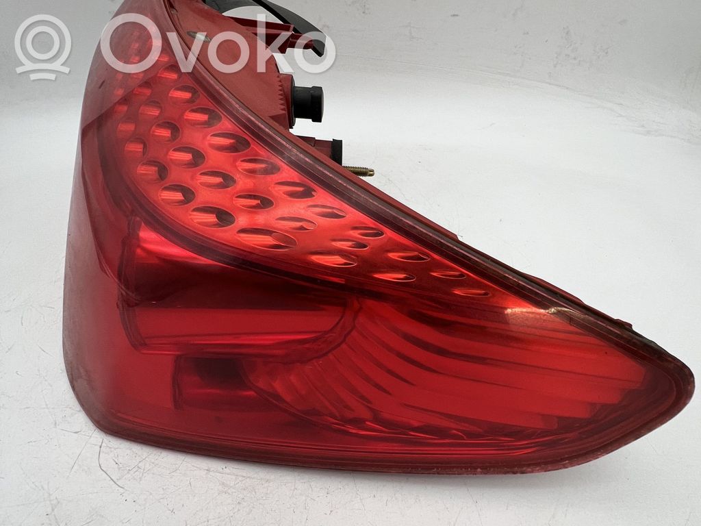 Peugeot 407 Lampa tylna 