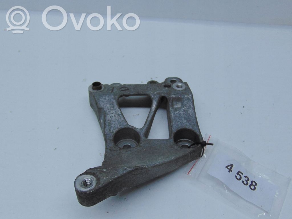 Peugeot 207 CC Engine mounting bracket 