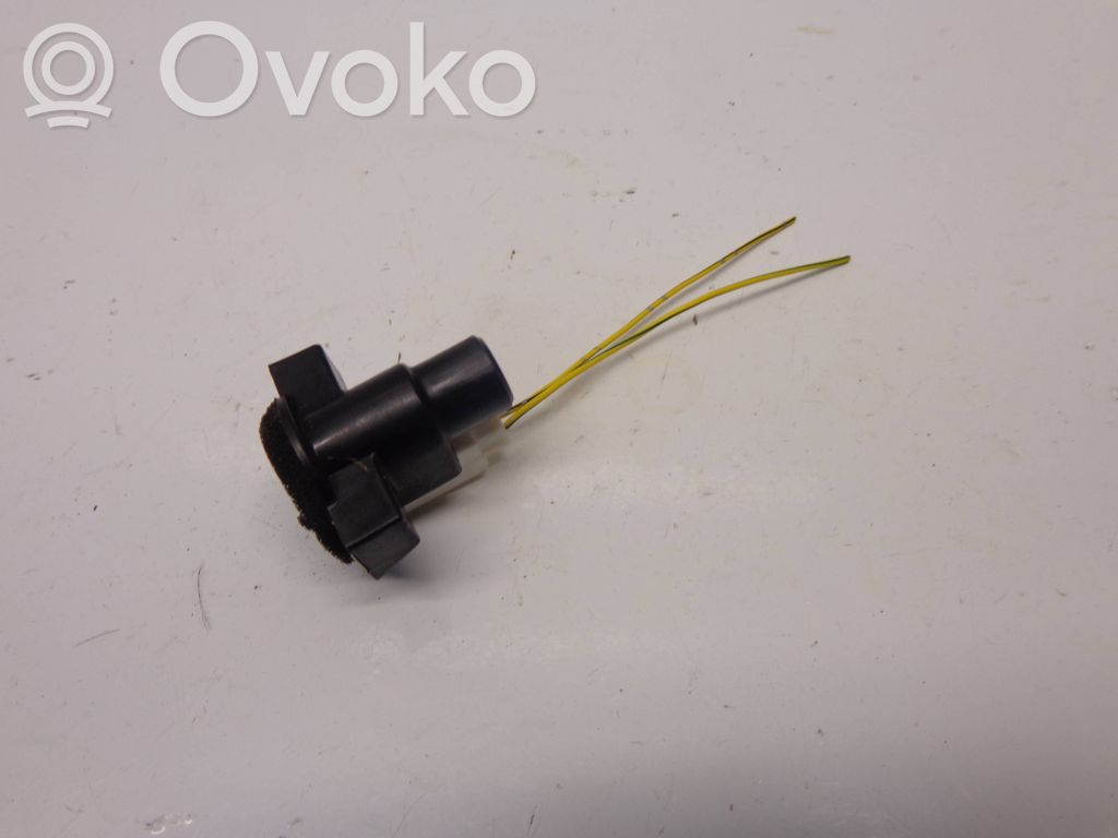 Interior temperature sensor   K7570TA01