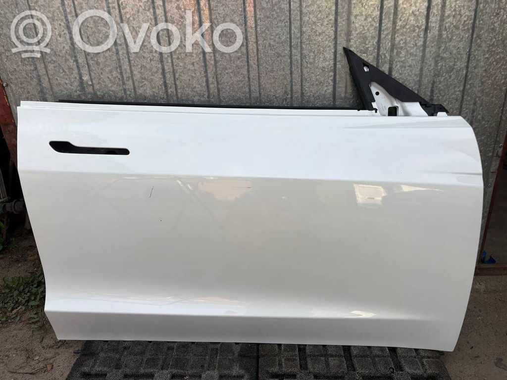 Tesla Model 3 Highland Durvis 