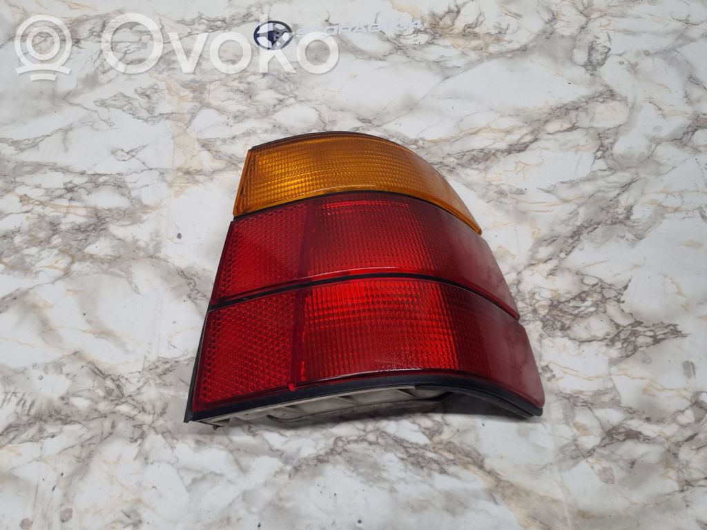 BMW 5 E34 Aizmugurējais lukturis virsbūvē 