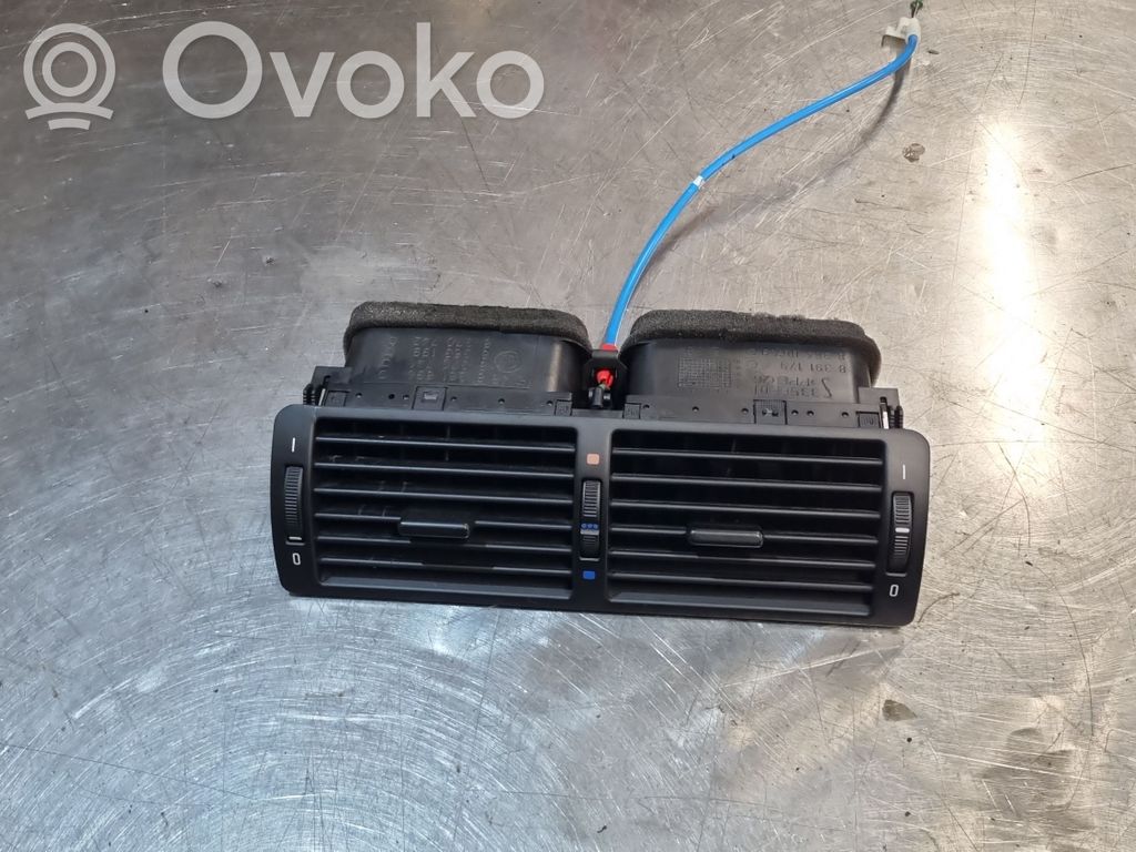 BMW 5 E39 Centrinės oro grotelės 
