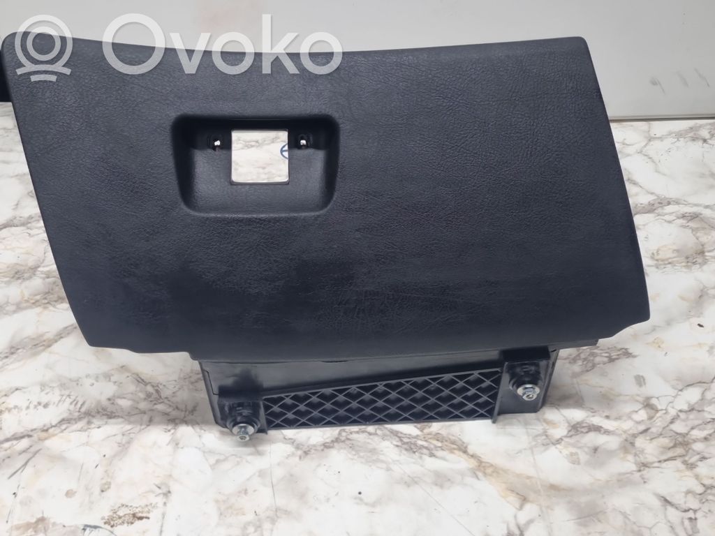 BMW 5 E39 Daiktadėžės (bordačioko) dangtis 