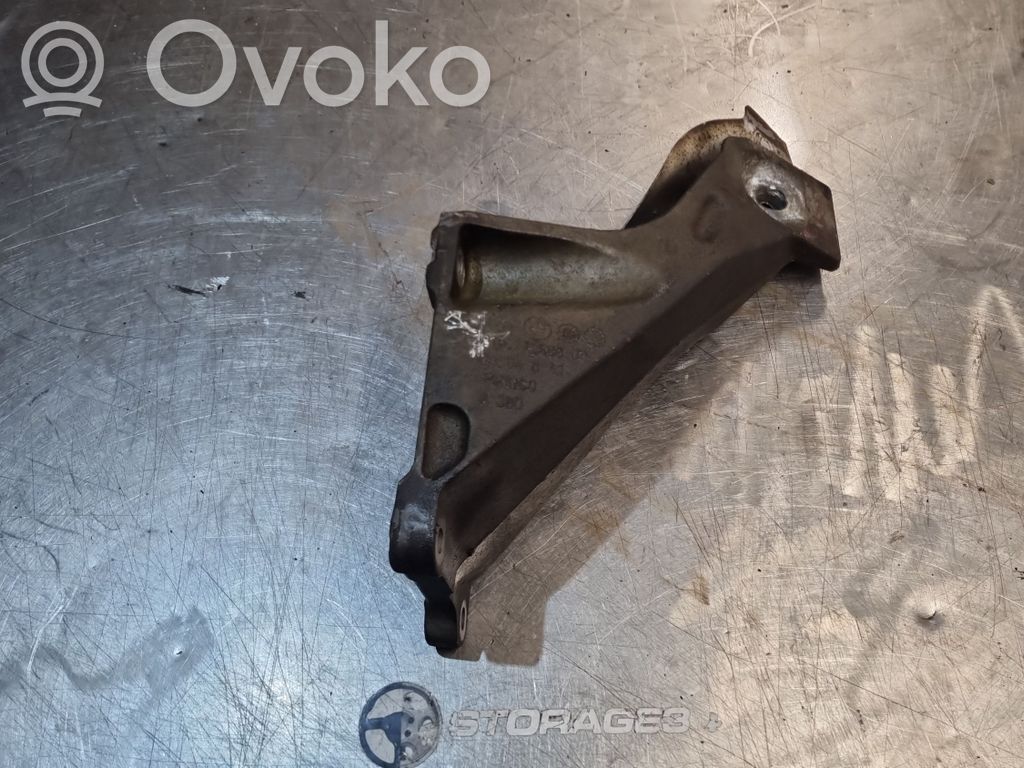 BMW X5 E70 Engine mounting bracket 