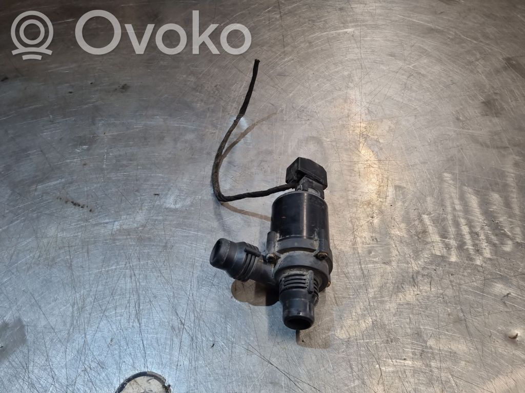 BMW 5 E39 Pompa cyrkulacji / obiegu wody 