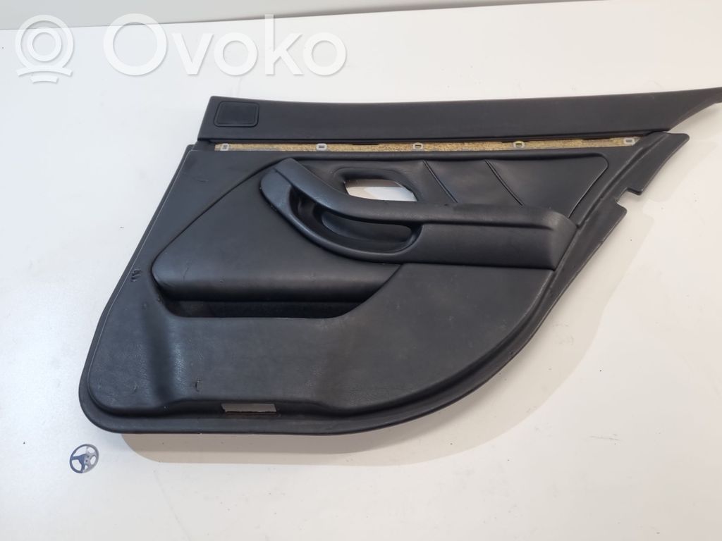 BMW 5 E39 Takaoven verhoilu 