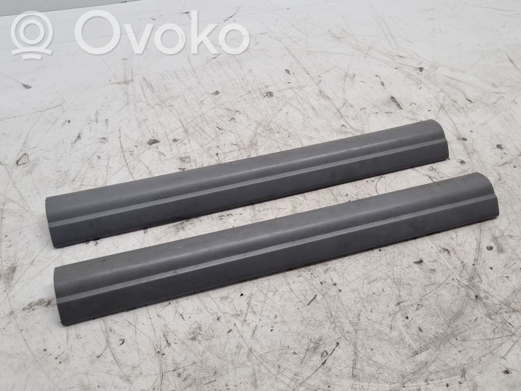 BMW 5 E60 E61 Copertura del rivestimento del sottoporta anteriore 