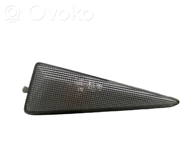 Renault Megane II Indicatore di direzione del parafango anteriore 
