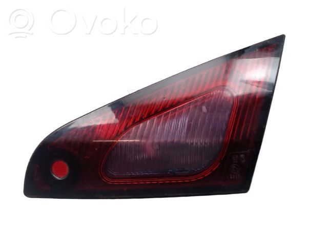 Mitsubishi Colt Lampă spate în capacul portbagajului 