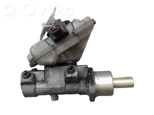 Peugeot 106 Główny cylinder hamulca 