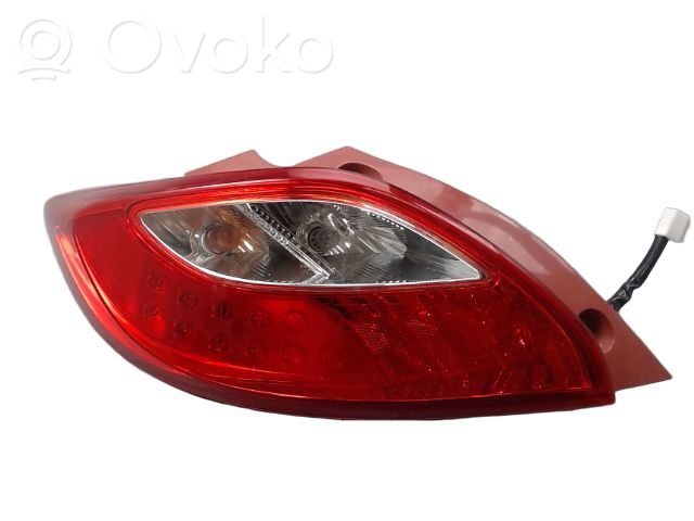 Mazda 2 Aizmugurējais lukturis virsbūvē 