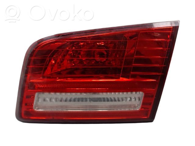 KIA Magentis Lampy tylnej klapy bagażnika 