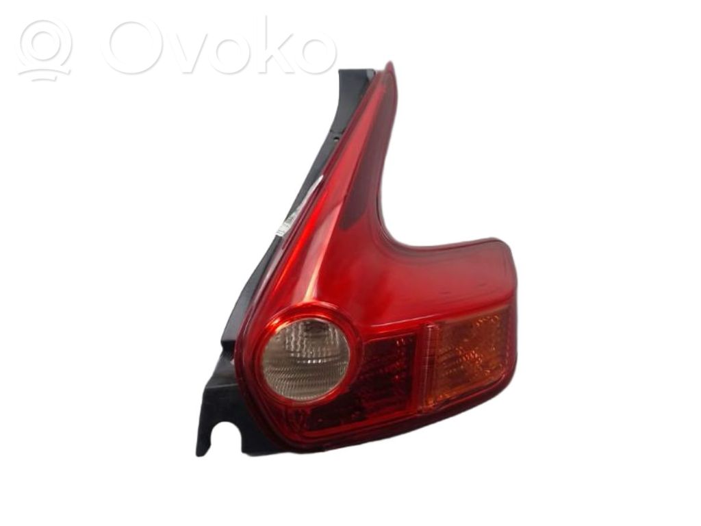 Nissan Juke I F15 Lampa tylna 