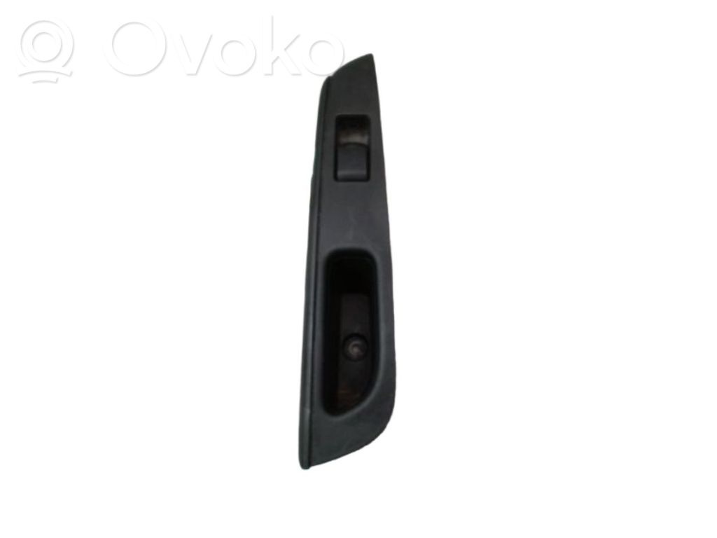 Nissan Note (E12) Przyciski szyb 