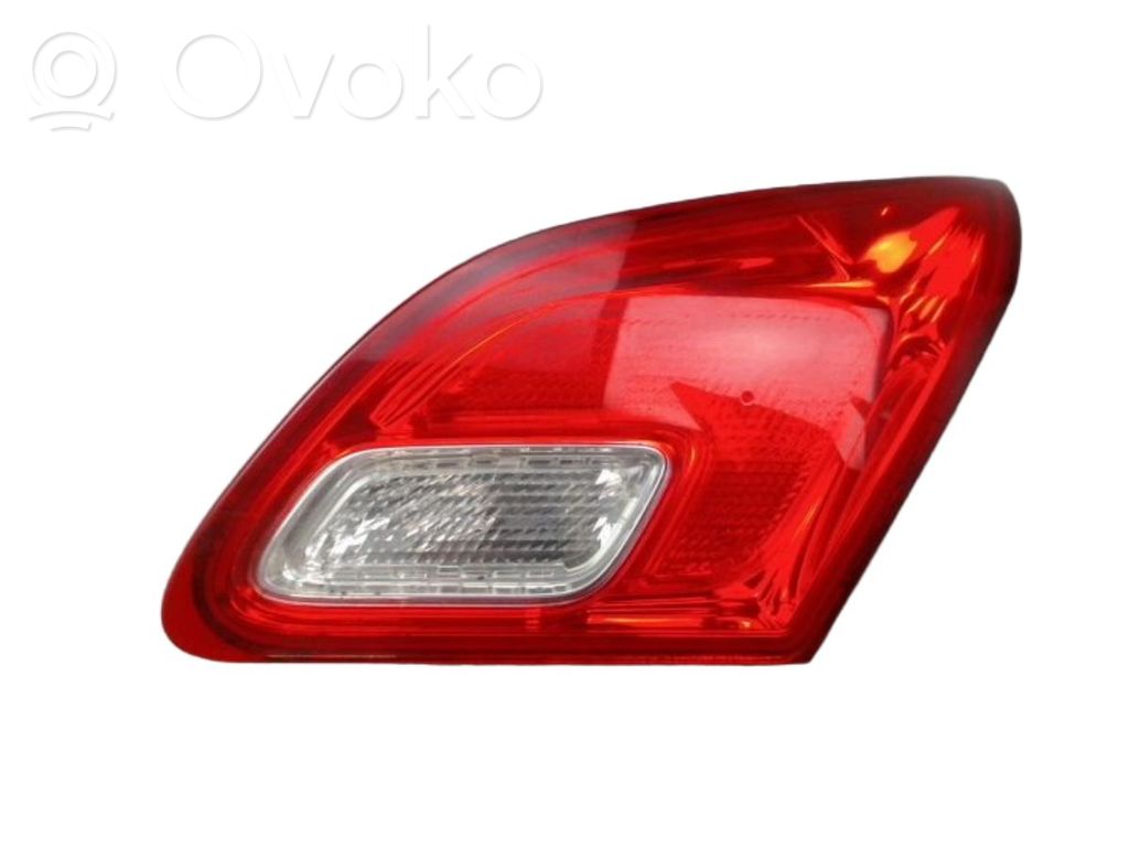 Opel Astra J Feux arrière sur hayon
