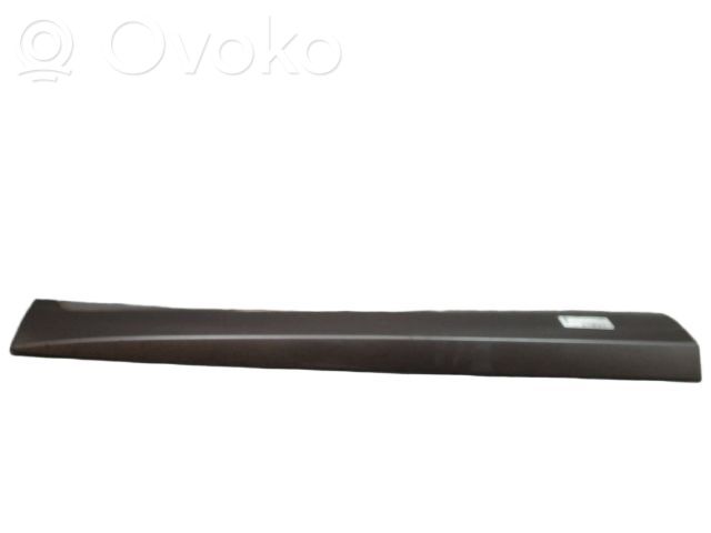 Renault Megane III Rivestimento della portiera anteriore (modanatura)