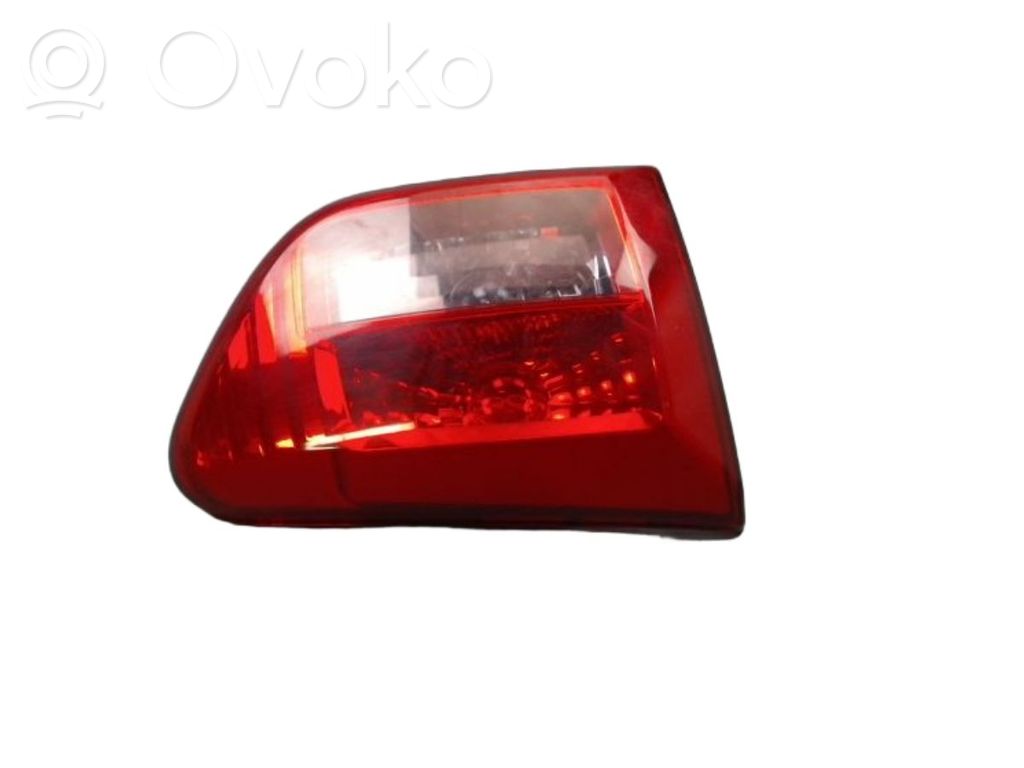 Peugeot 4007 Lampy tylnej klapy bagażnika 