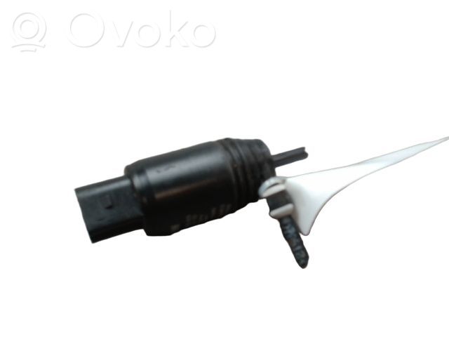 BMW 1 F20 F21 Pompa spryskiwacza szyby przedniej / czołowej 
