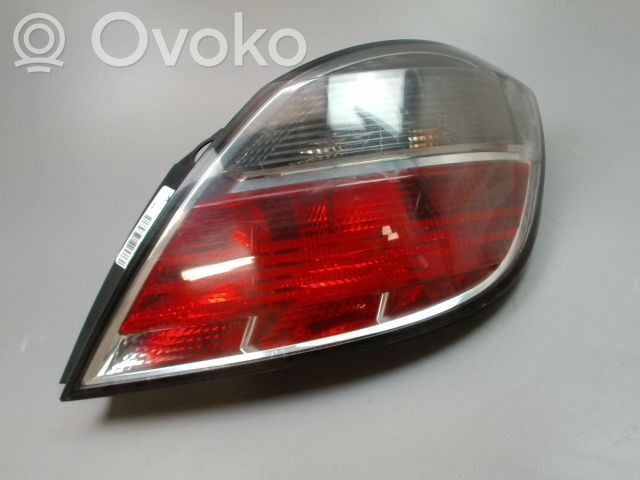 Opel Astra H Lampa tylna 