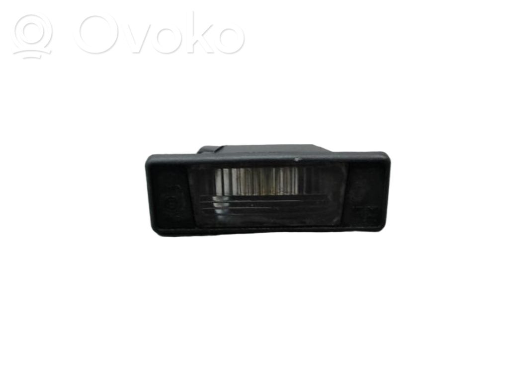 Nissan Juke I F15 Rekisterikilven valo 