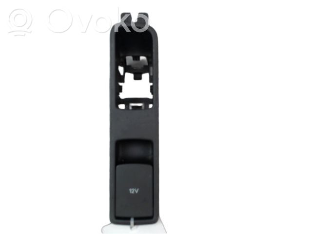 Audi Q3 8U Presa 12V (anteriore)