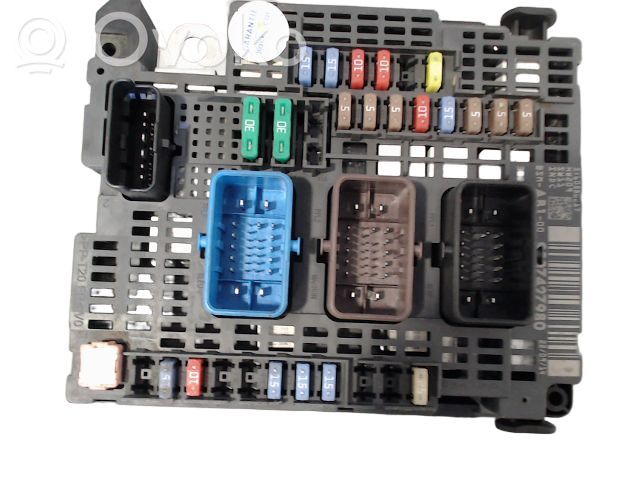 Citroen C4 II Fuse module 