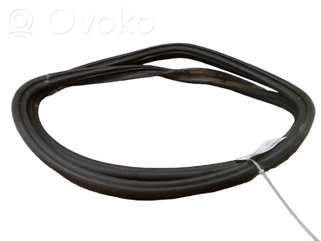 BMW 2 F46 Gumowa uszczelka bagażnika tylnego / Na karoserii 