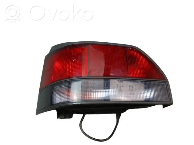 Renault Clio I Lampa tylna 