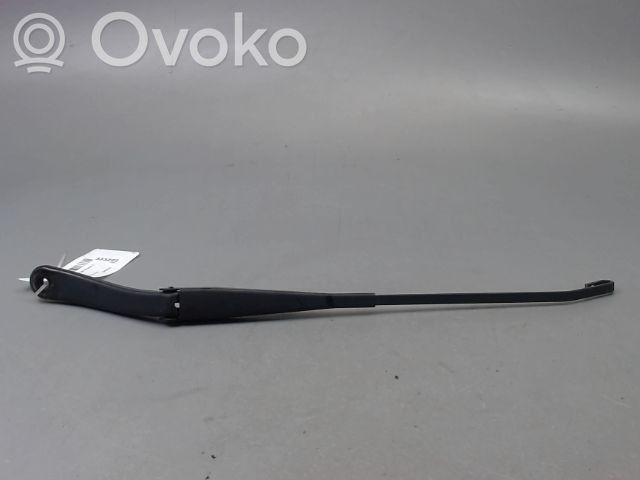 Dacia Duster Front wiper blade arm 