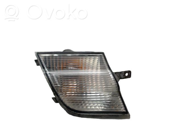 Nissan Micra Semnalizator față 