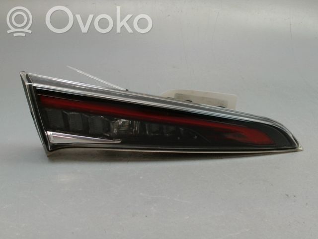 Toyota Corolla E210 E21 Galinis žibintas dangtyje 