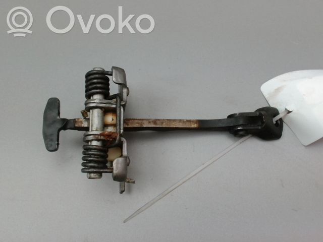 Etuoven pidätin   804303543R,135690,2312,804303543R,804303657R,804310007R,824310007R
