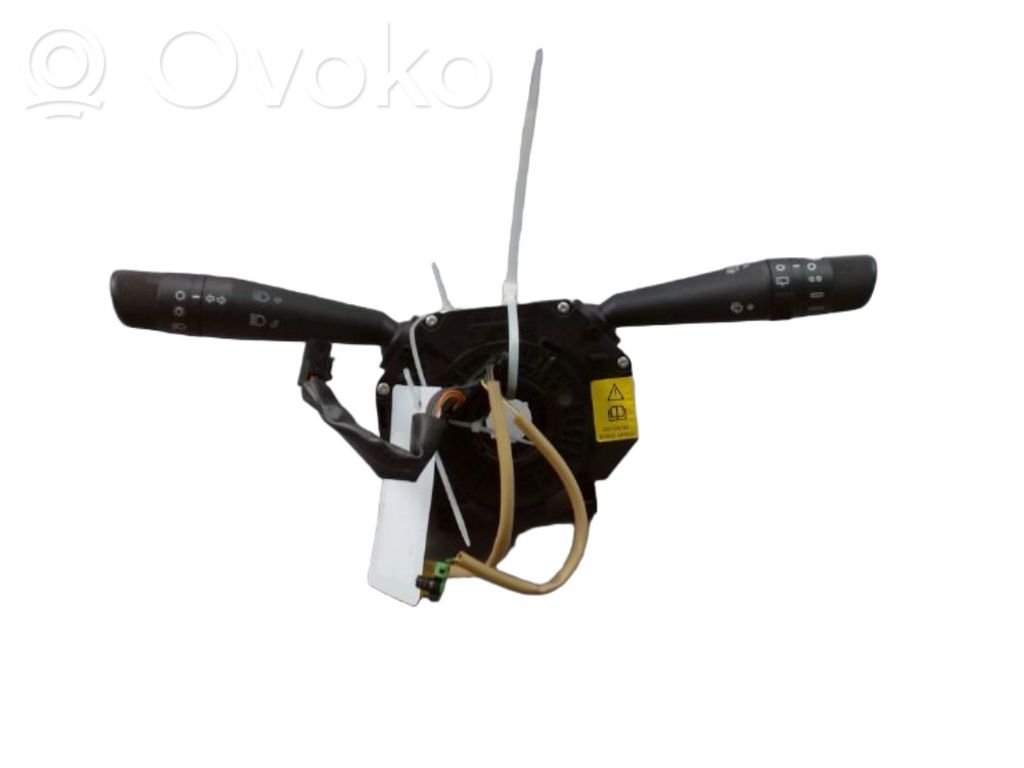 Fiat Punto Evo Pyyhkimen/suuntavilkun vipukytkin 