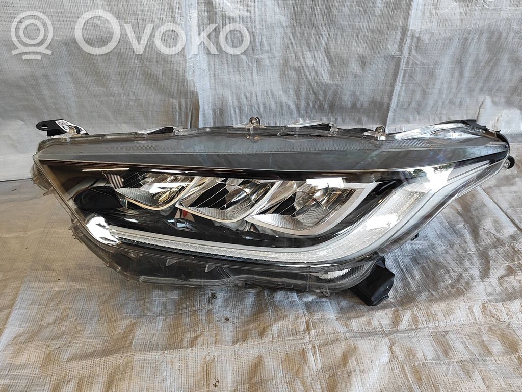 Toyota Yaris XP210 Lampa przednia 