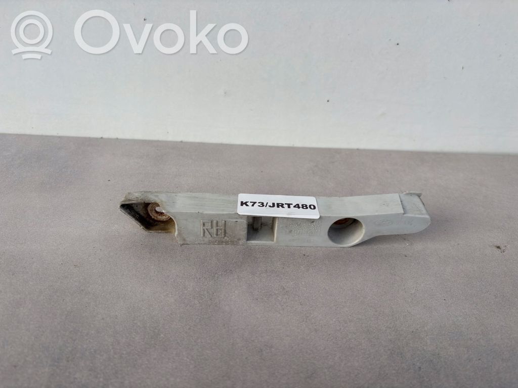 Ford Focus Front bumper mounting bracket 