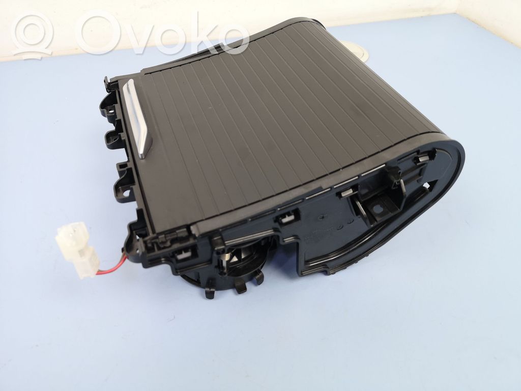 BMW X4 G02 Puodelių laikiklis (priekyje) 