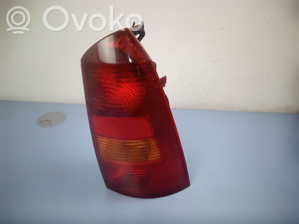 Ford Focus Aizmugurējais lukturis virsbūvē 