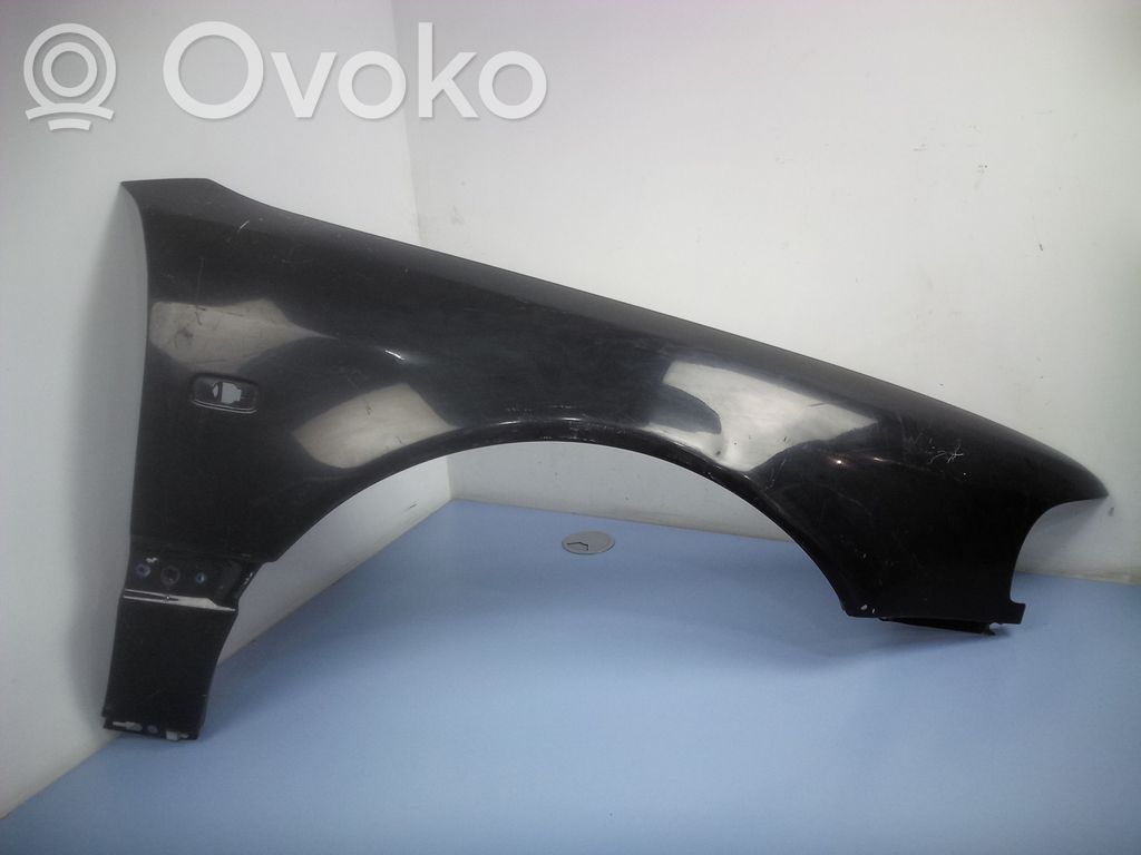 Audi A8 S8 D2 4D Sparnas 