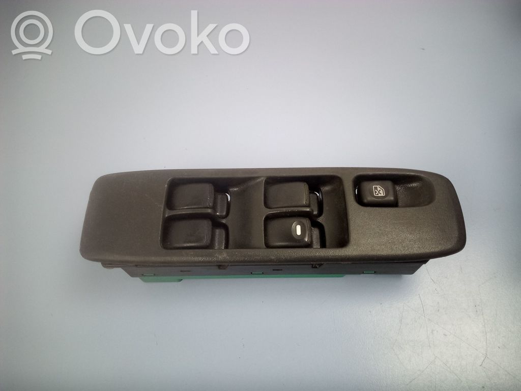 Mitsubishi Pajero Electric window control switch 