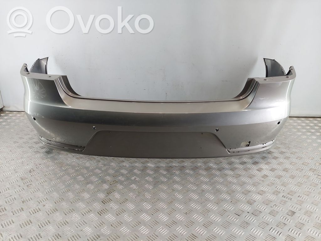 Volkswagen PASSAT B7 Parachoques 