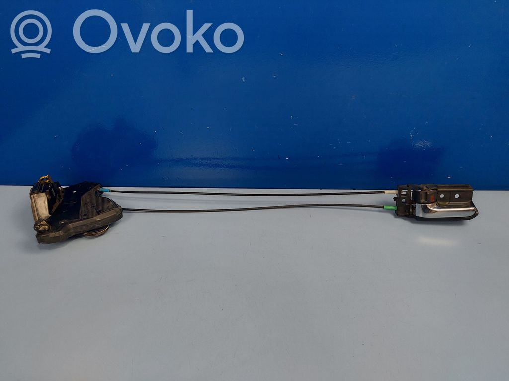Toyota Avensis T250 Front door lock 